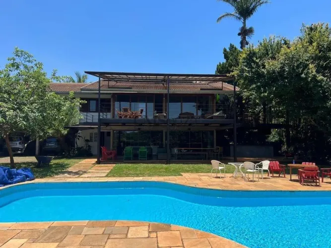 Casa para alugar em Londrina, Guanabara, com 6 quartos, com 600 m²
