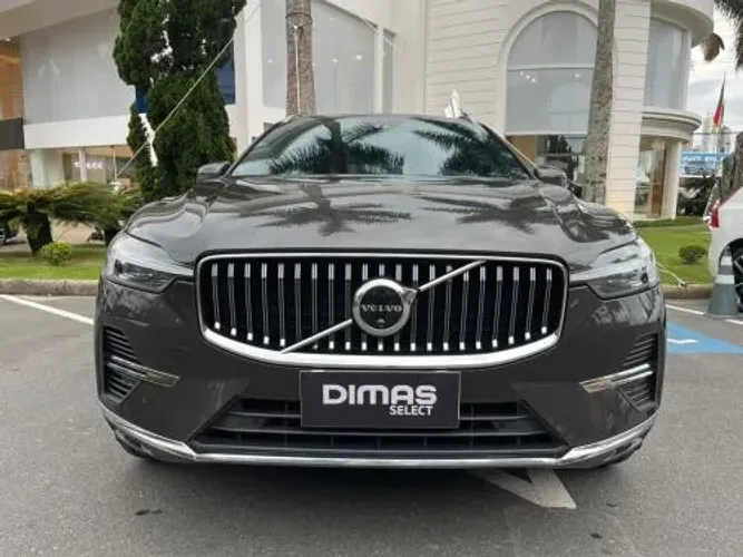 Volvo XC-60 T-8 Ultimate 2.0 AWD (híbrido) 2024