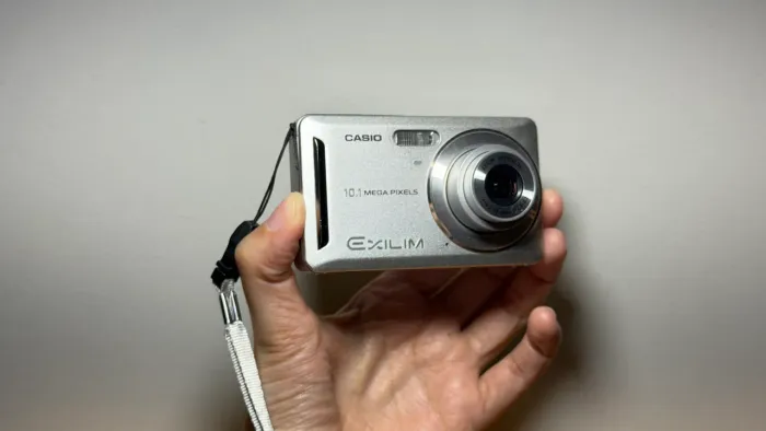 Câmera Digital Casio Exilim EX-Z29 - 10.1MP e 3x de zoom (estilo cybershot)