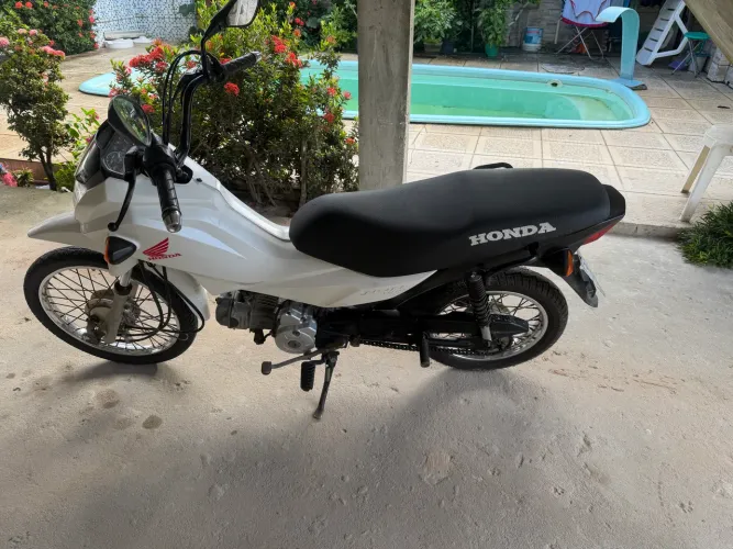 Vendo pop 110i toda perfeita valor 10700. Moto quitada tudo em dia