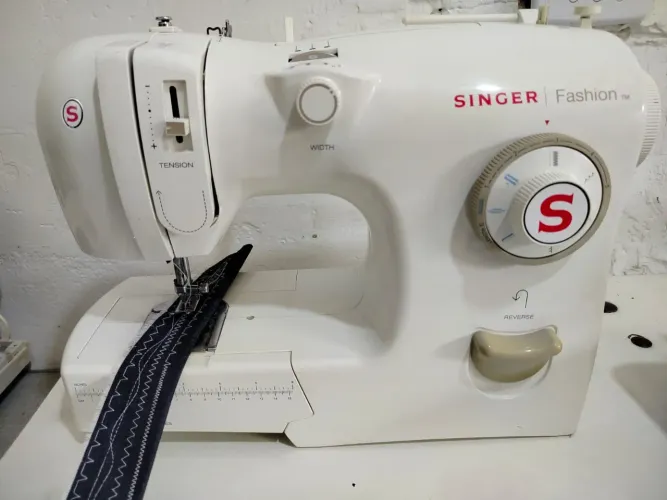 Vendo uma máquina de costura Singer 