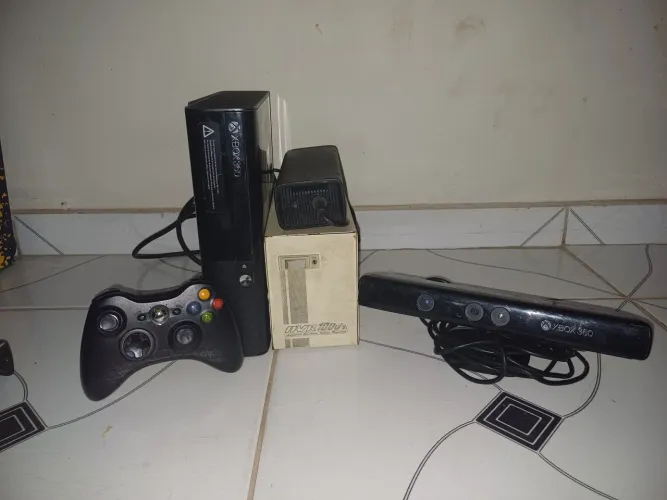 Xbox 360 bom não e desbroqueado mas tenho pedrive que dá pra desbloquear