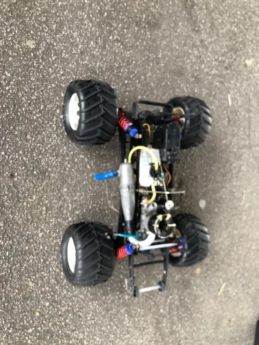 Automodelo MAD FORCE RC 