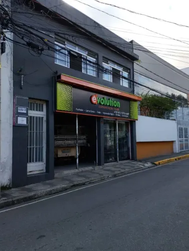 Aluga-se sala comercial próximo ao Centro de Mogi das Cruzes