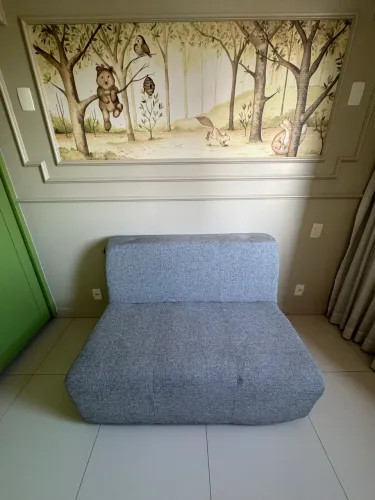Sofá-cama compacto de casal da Tok Stok 
