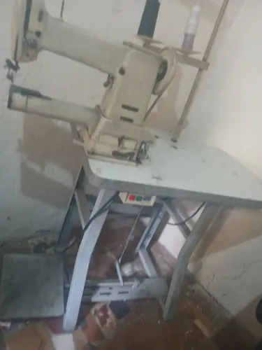 Máquina industrial de braço de direita