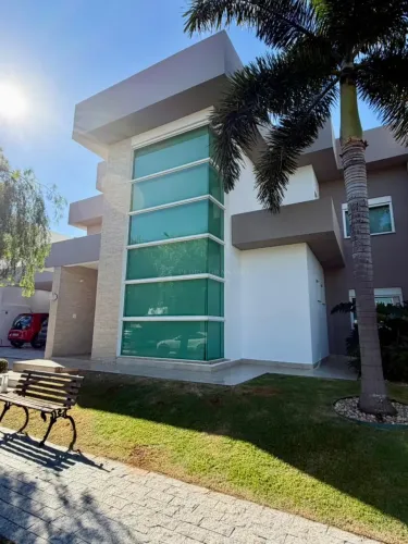 Sobrado 4 suites estilo contemporâneo mobiliado