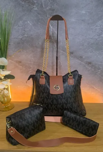Bolsa Michael Kors Monograma Castanho Detalhes em Dourado Premium Feminina