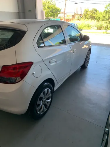 Chevrolet Onix Hatch LT 1.0 8V Flex Power Mec. 4P 2015
