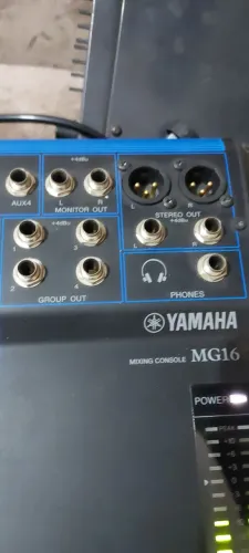 Mesa de Som Yamaha MG16