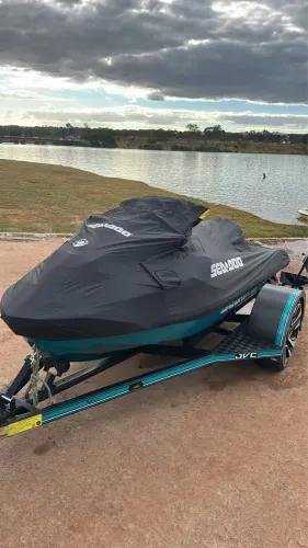 Jet Ski seadoo 325 gtx