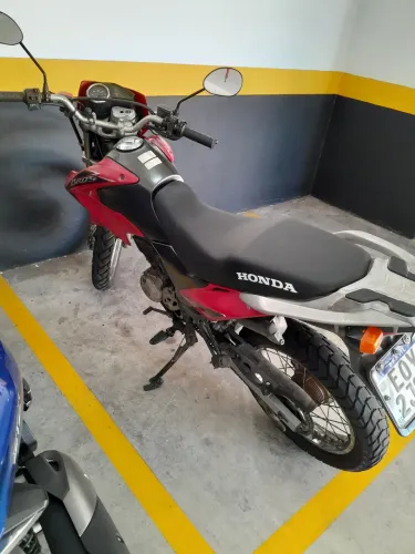 Aluguel de motos para trabalhar com aplicativos  ( sem caução) paga só  o aluguel. 