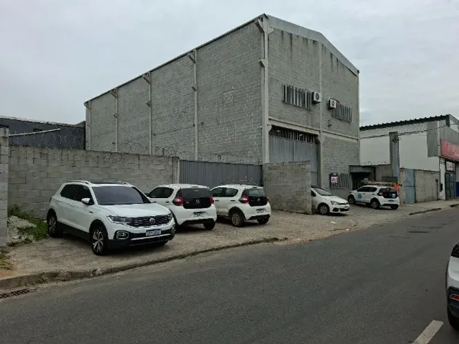 Galpão + terreno 400m anexo  em Jardim Limoeiro + 80m mezanino + salas e banheiros