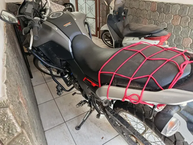 Moto com menos de 7 meses de uso