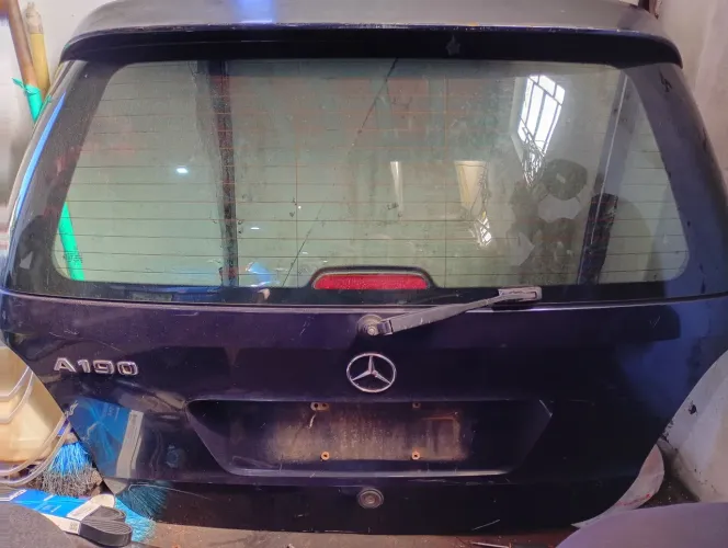 Vendo tampa traseira da Mercedes classe a A190
