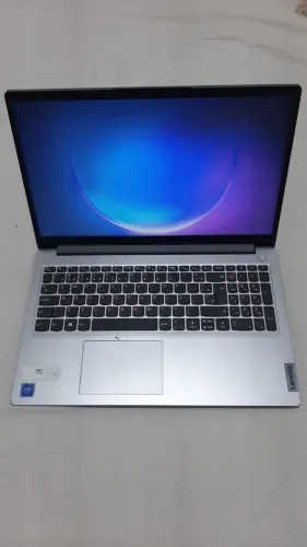 Notebook Lenovo IdeaPad 1 15IGL7 - Intel Celeron / 4GB RAM / SSD 128GB - Ótimo Estado