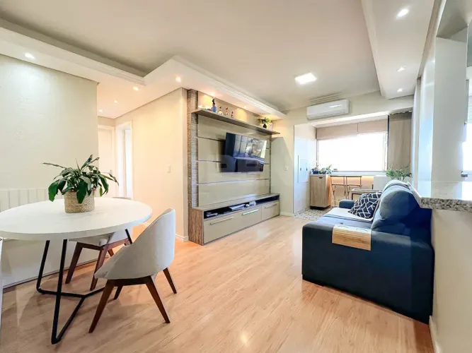 Casa 2 dormitórios com sacada e churrasqueira - Condomínio Porto Canoas