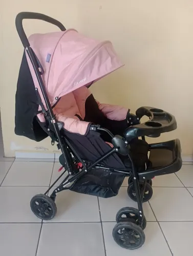 Carrinho para bebê COSCO, BEM CONSERVADO !!!! ESTADO DE NOVO.