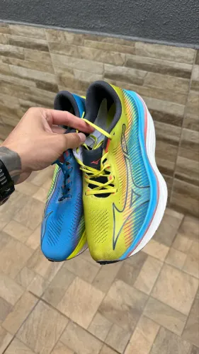 Tênis Mizuno Rebellion pro