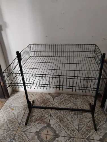 Tabuleiro/pergolado de loja