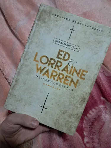 Demonologistas - Ed & Lorraine Warren + Card Original | Livro
