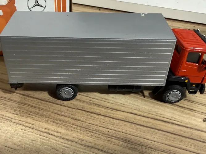 Miniatura Mercedes 1218 ARPRA escala 1.50