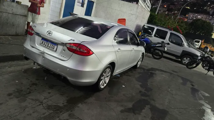 JAC J5 Sedan 1.5 16V 4P Mec. 2014