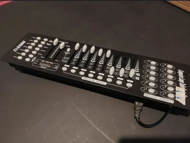 Mesa controladora de luz DMX 512