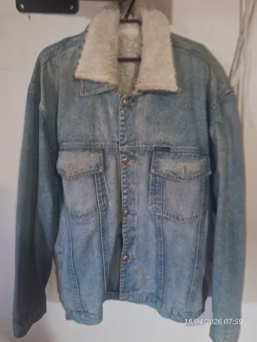 Jaqueta jeans forro sintético semelhente ao pêlo de carneiro(pavilhão 3)