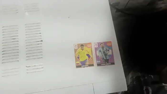 Vendo Messi roxo e Luis diaz bronze legends