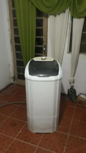 Tanquinho Colormaq 10 kls funcionando perfeitamente .