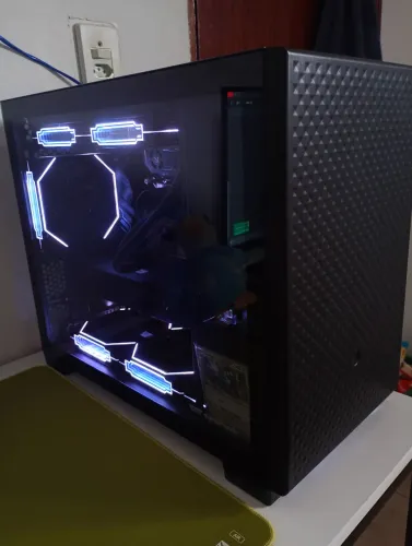 Gabinete gamer + 6 Fans Prisma argb