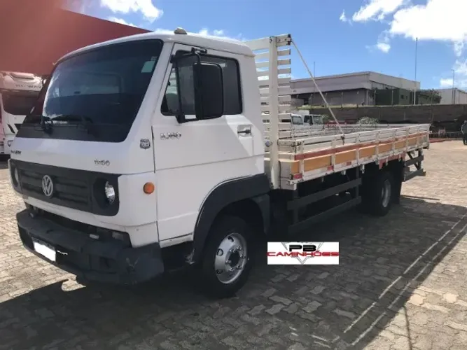 VOLKSWAGEM DELIVERY 8.160 2014/2015 COM CARROCERIA.