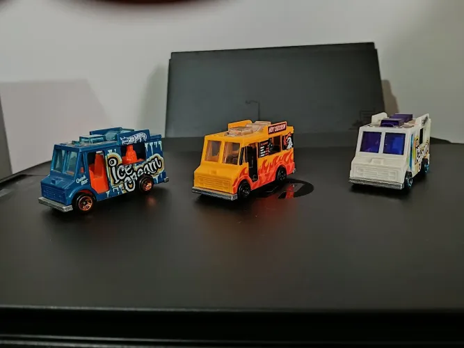 Hotwheels Quick bite 3 minis loose