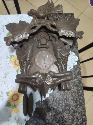 Relógio cuco com pequeno reparo pra fazer