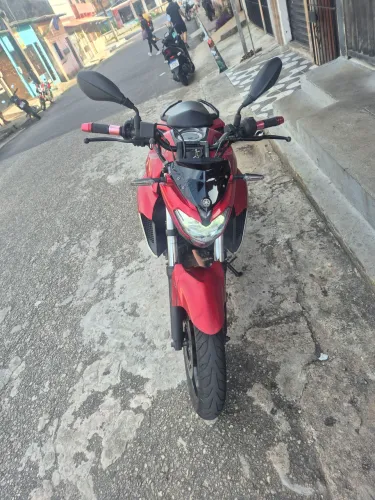 Vendo linda moto