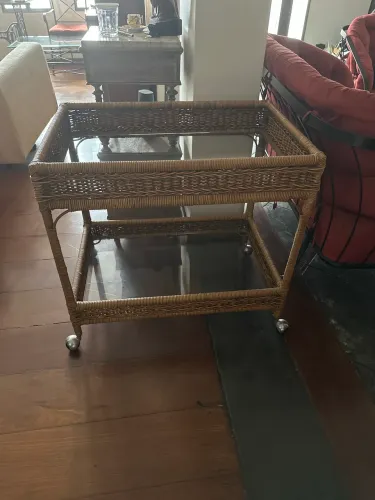 Carrinho Bar em Fibra Sintética com Vidro - Perfeito Estado