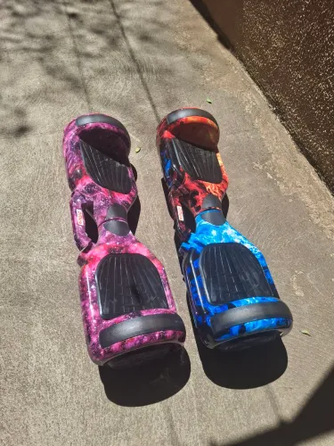 Hoverboard (Skate Elétrico) de 6,5 polegadas com Bluetooth e luzes LED
