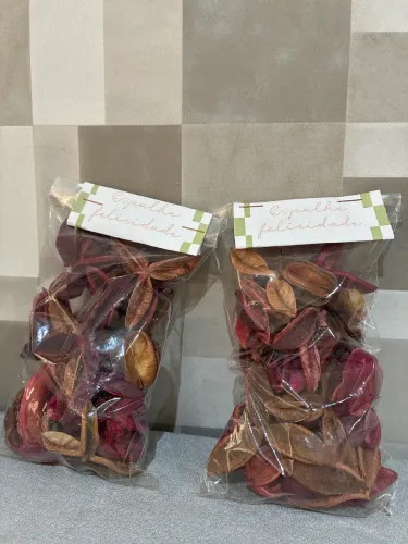 Folhas secas para aromatizantes