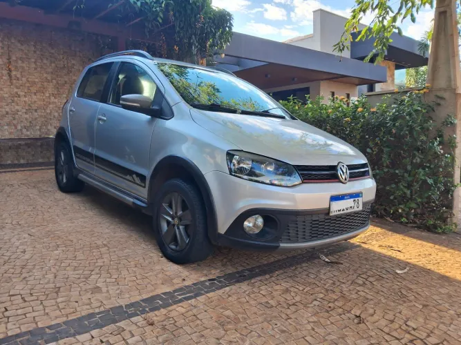 Volkswagen Crossfox 1.6 MI Total Flex 8V 5P 2012