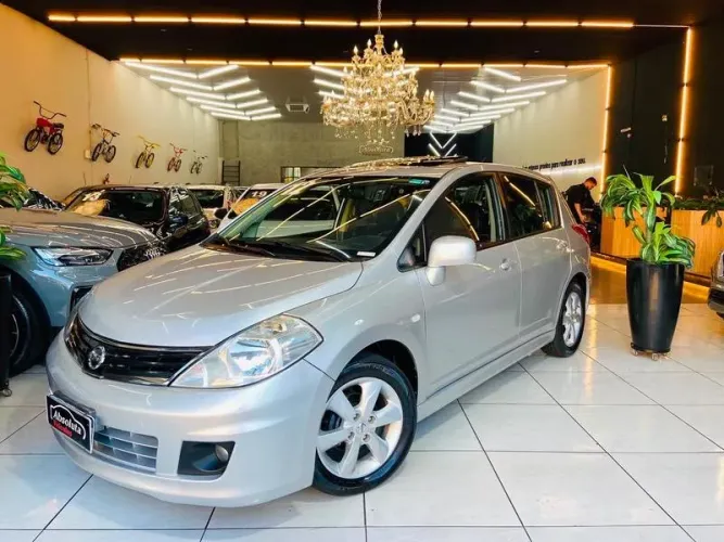 Nissan Tiida S 1.8/1.8 Flex 16V Aut. 2012
