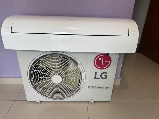 Ar-Condicionado LG Dual Inverter AI Voice 12.000 BTU Quente/Frio 220V