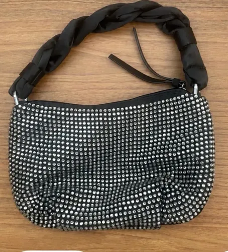 Bolsa Zara com aplicações em brilho