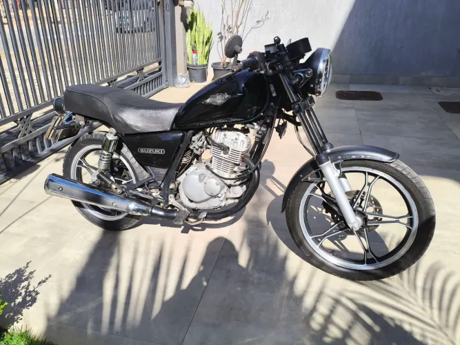 Suzuki intruder 125 customizada cafe racing