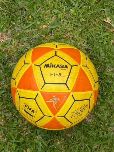 Bola Mikasa FT-5 Original Futevôlei Amarela Laranja
