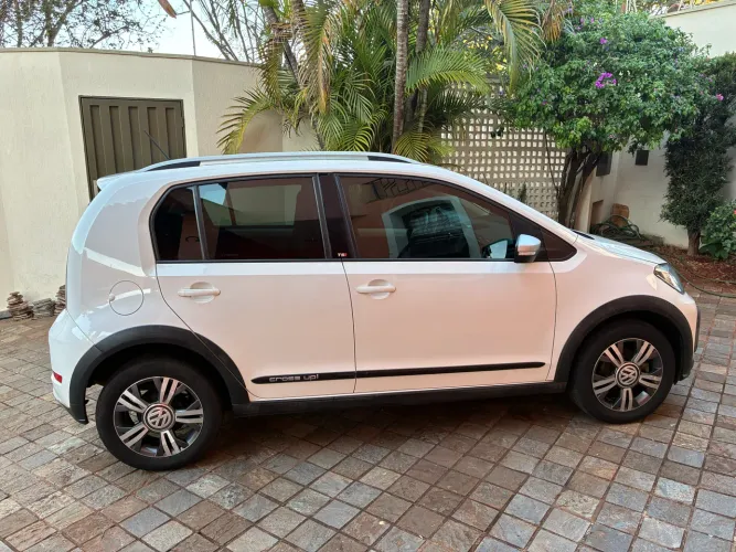 Volkswagen Up! Cross 1.0 TSI Total Flex 12V 5P 2018
