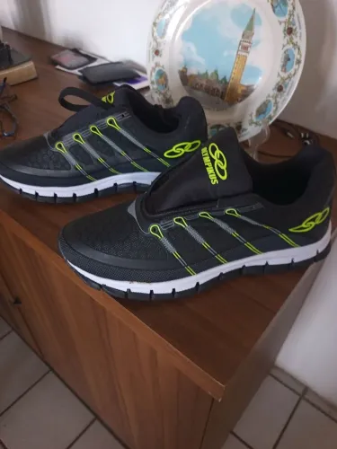 Sapato tênis olímpico preto e verde 