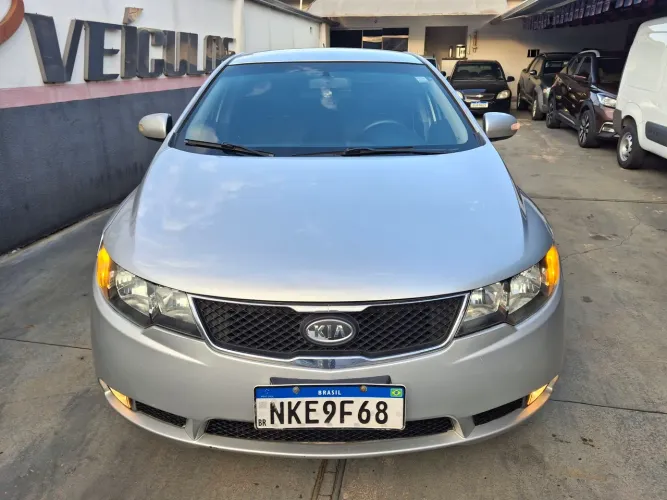 Kia Motors Cerato 1.6 16V Mec. 2010