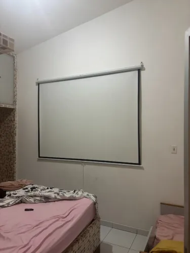 Tela de Projeção Retrátil Goldentec 78,7" - 2,00 x 1,50 m - 4:3