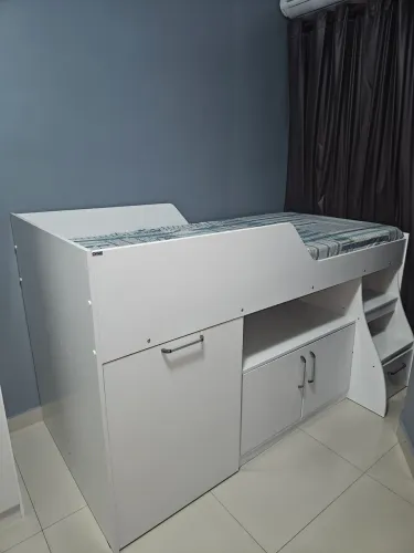 Cama com Escrivaninha Retrátil + Armário NOVA | Sem uso